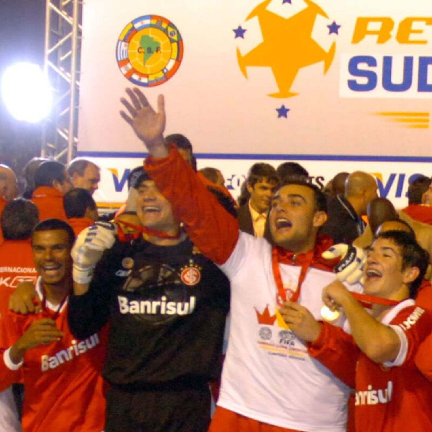 Rubens Cardoso, Clemer. Renan e Alexandre Pato celebram a conquista do Inter na Recopa Sulamericana 2007 - Foto Site Sport Club Internacional